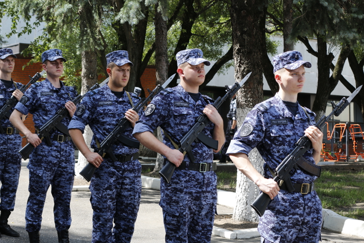 В Центре  профессиональной подготовки имени С.Х. Зайцева состоялся выпуск сотрудников Центра специального назначения вневедомственной охраны Росгвардии.