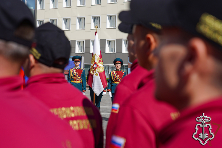 Заместитель директора Росгвардии генерал-полковник Василий Сонин поздравил победителей Всероссийского конкурса профессионального мастерства «Лучший по профессии» (видео)